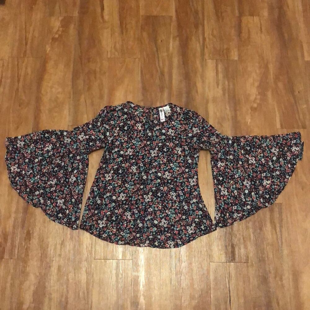 Mimi Chica Floral Long Bell Sleeve Blouse Size Small